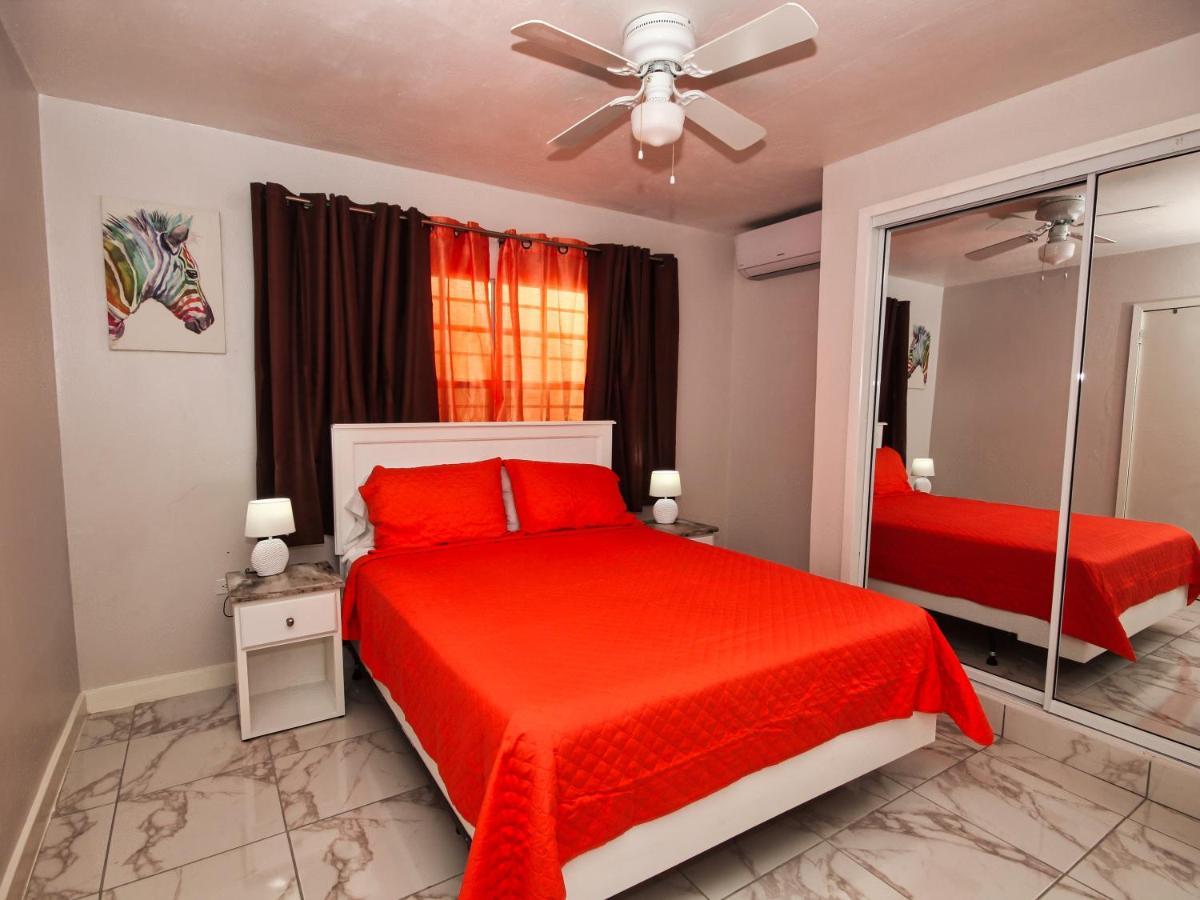 Apartamento The Castle Philipsburg  Exterior foto